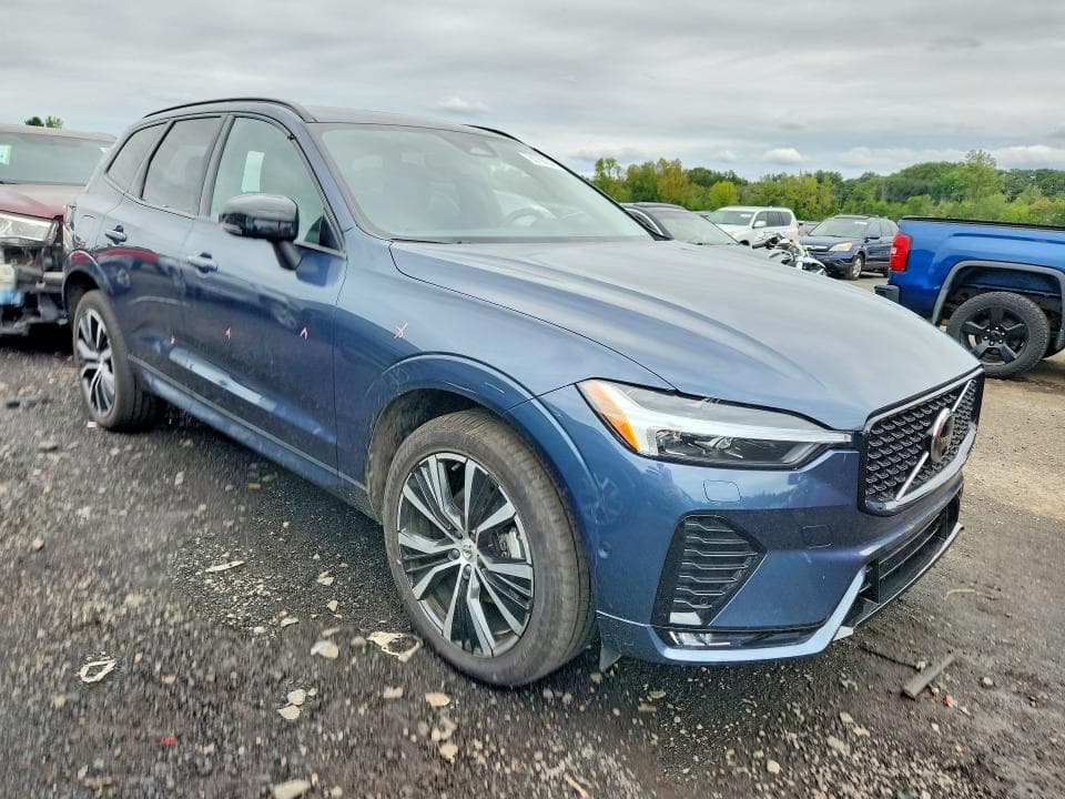 2025 VOLVO XC60 PLUS 4