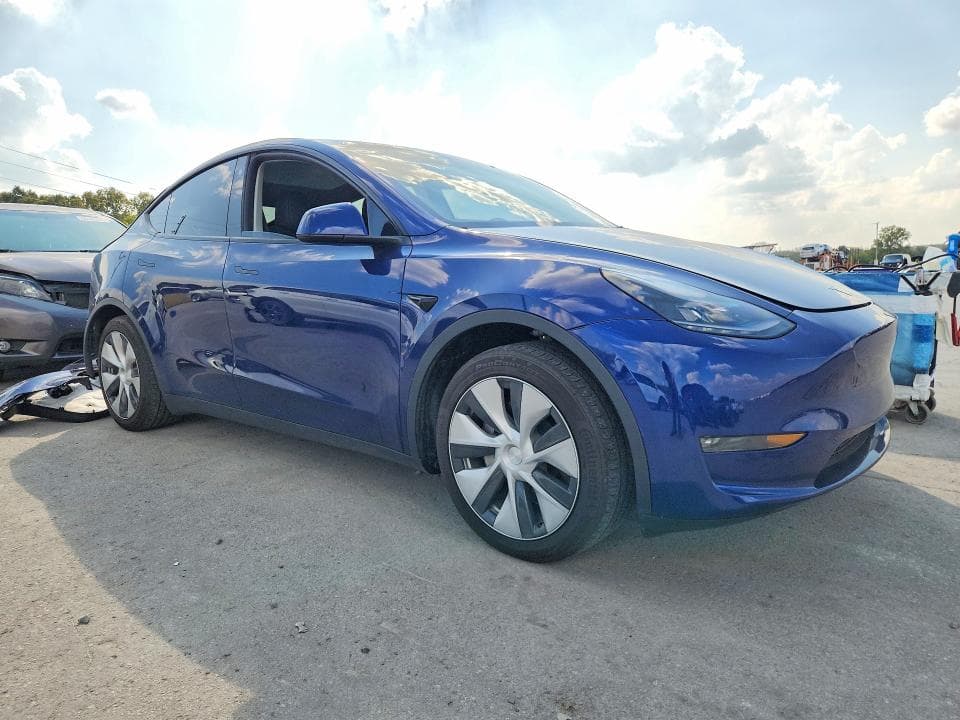 2023 TESLA MODEL Y 4