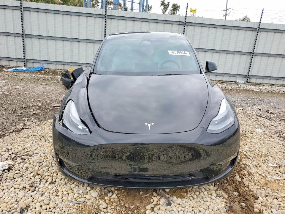 2024 TESLA MODEL Y 5