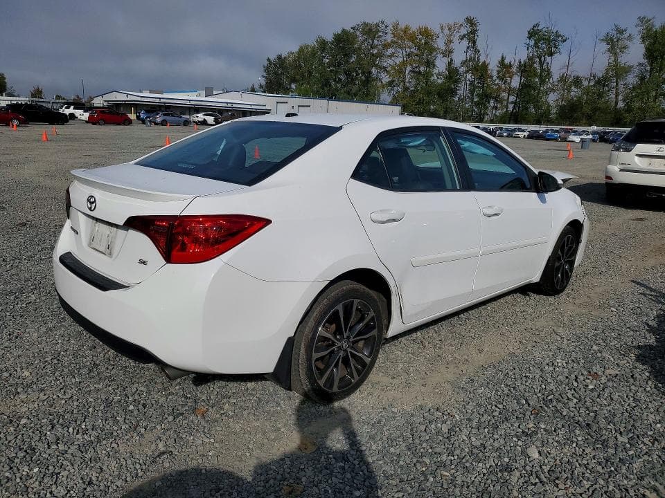 2018 TOYOTA COROLLA SE 3