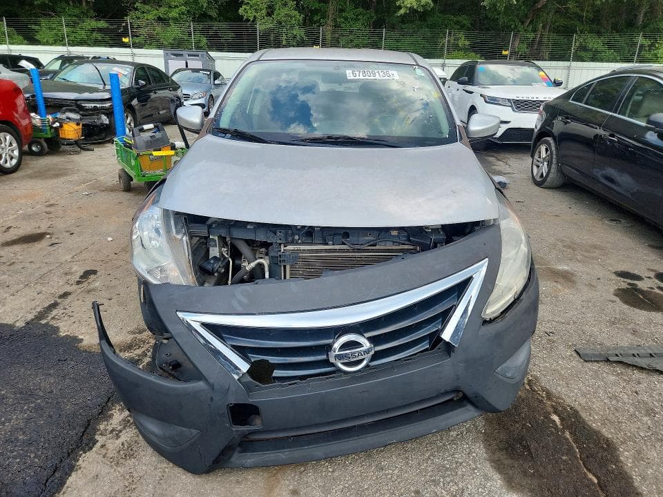 2019 NISSAN VERSA SV 5