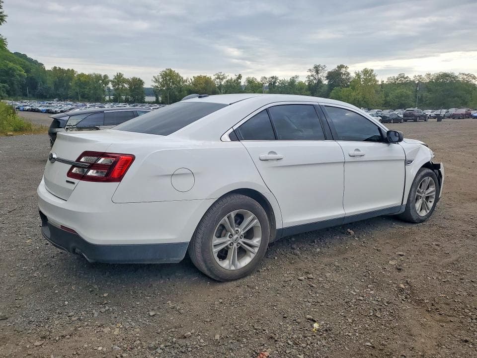 2017 FORD TAURUS SE 3