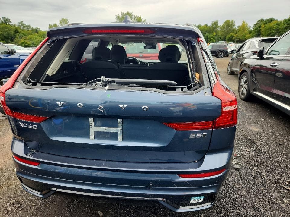 2025 VOLVO XC60 PLUS 6