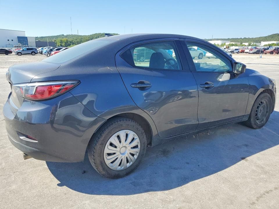 2019 TOYOTA YARIS L 3