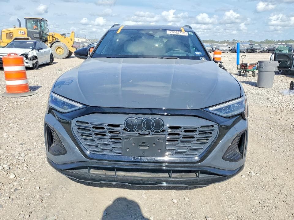 2024 AUDI Q8 E-TRON PRESTIGE 5