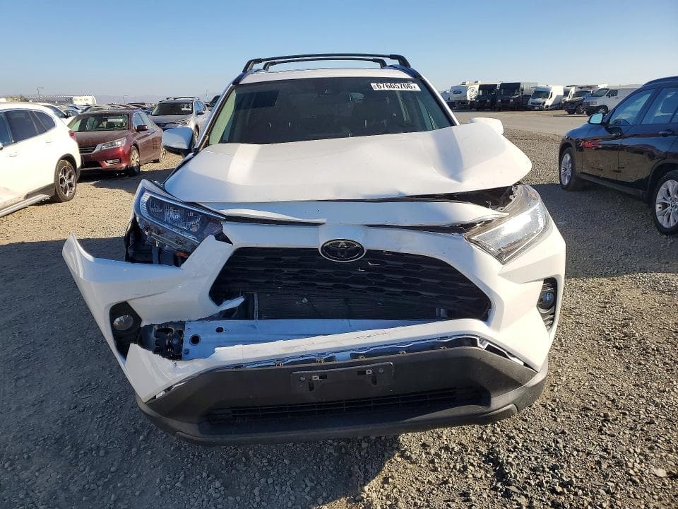 2021 TOYOTA RAV4 XLE 5