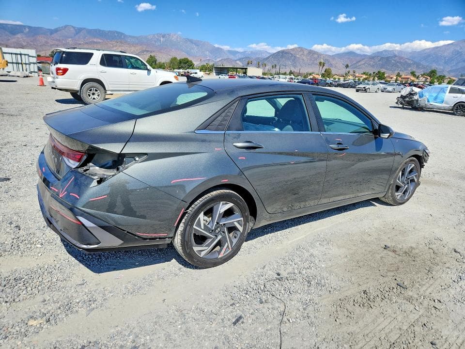 2024 HYUNDAI ELANTRA SEL 3