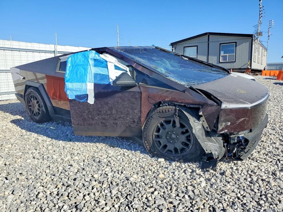 2024 TESLA CYBERTRUCK 4