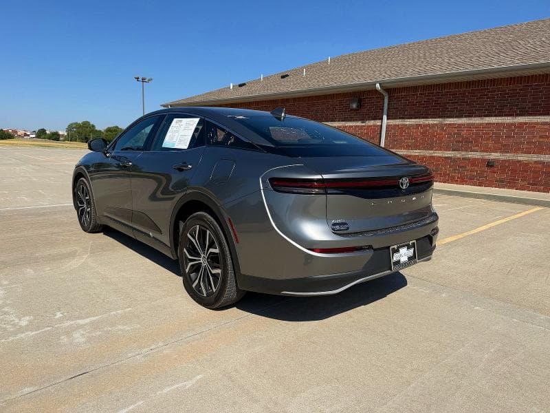 2023 TOYOTA CROWN XLE 3