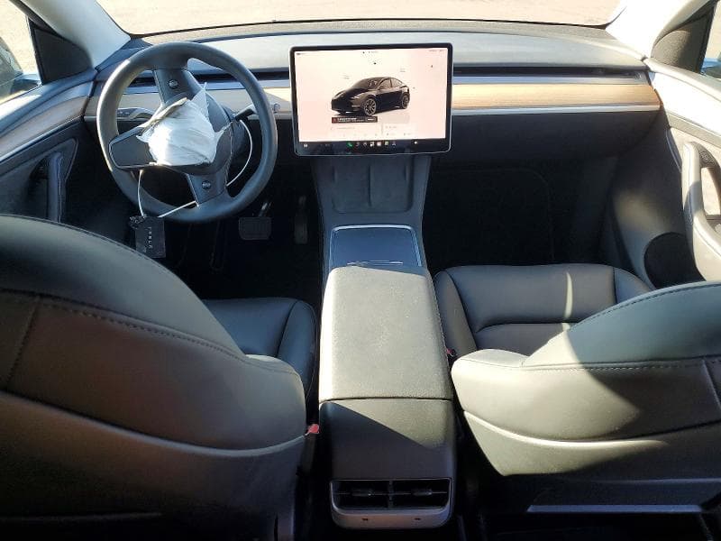 2023 TESLA MODEL Y 8