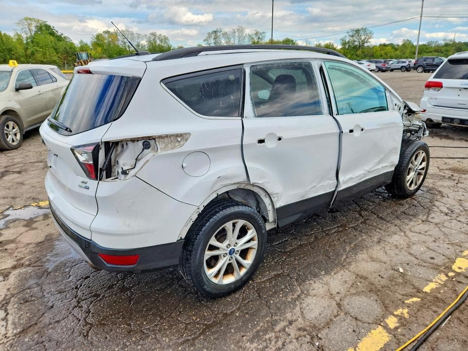 2017 FORD ESCAPE SE 3