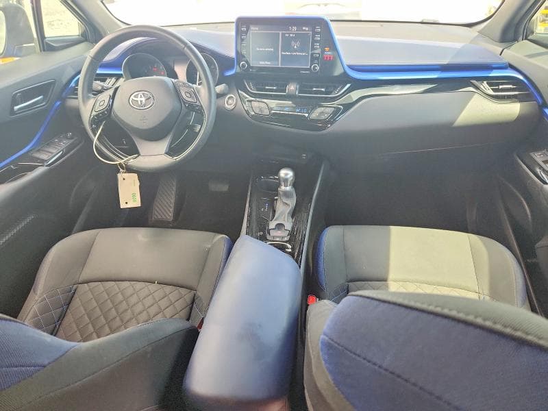 2020 TOYOTA C-HR XLE 8