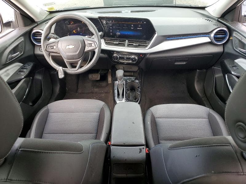 2025 CHEVROLET TRAX 1LT 8