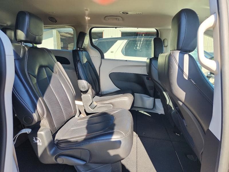 2023 CHRYSLER PACIFICA TOURING L 11