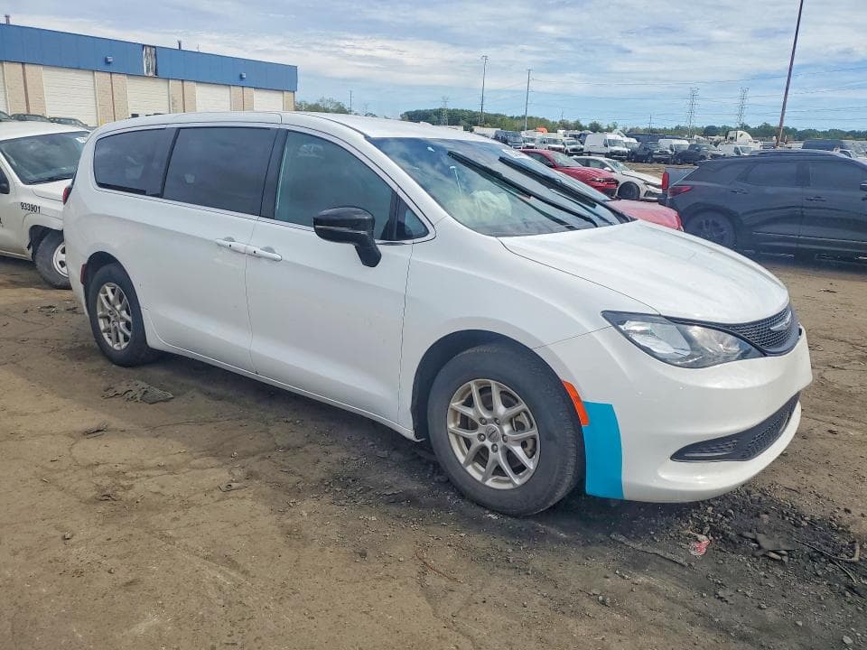 2025 CHRYSLER VOYAGER LX 4
