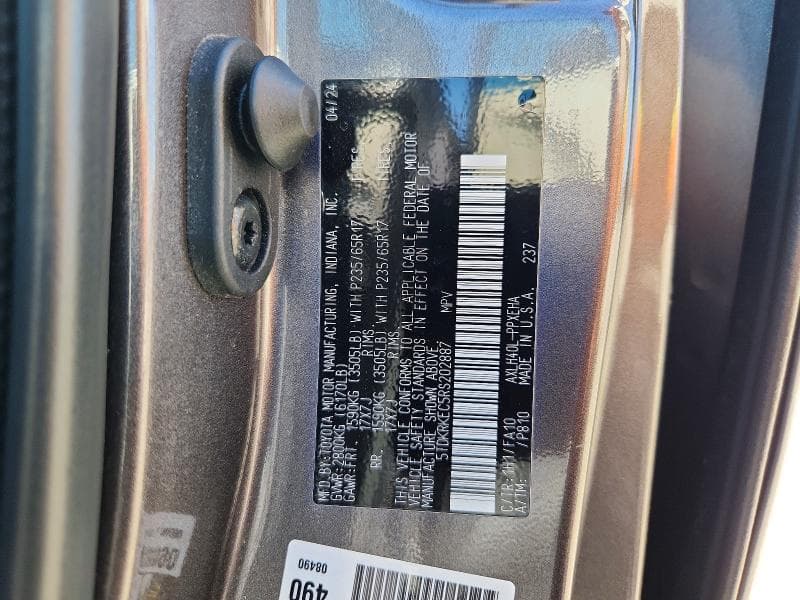 2024 TOYOTA SIENNA LE 13