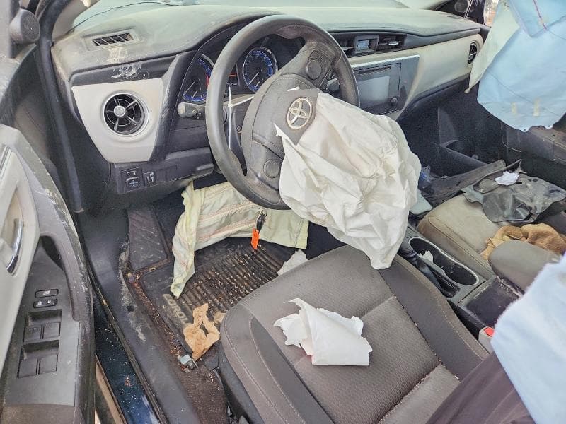 2019 TOYOTA COROLLA LE 8