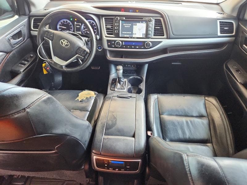 2017 TOYOTA HIGHLANDER XLE 8