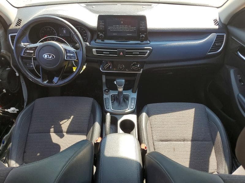 2021 KIA SELTOS S 8