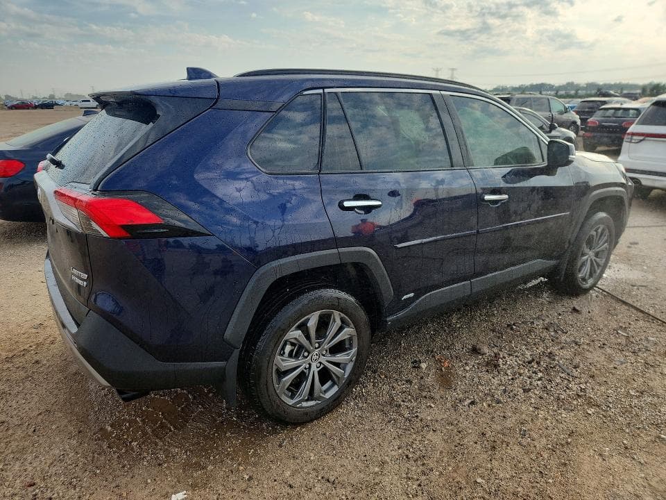 2024 TOYOTA RAV4 LIMITED 3