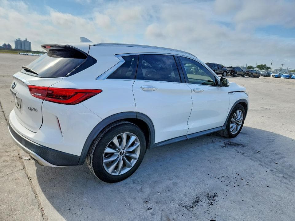 2019 INFINITI QX50 LUXE 3