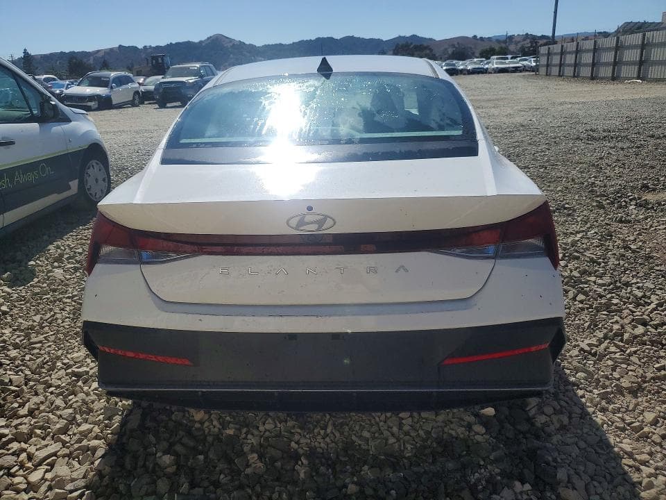 2024 HYUNDAI ELANTRA SEL 6