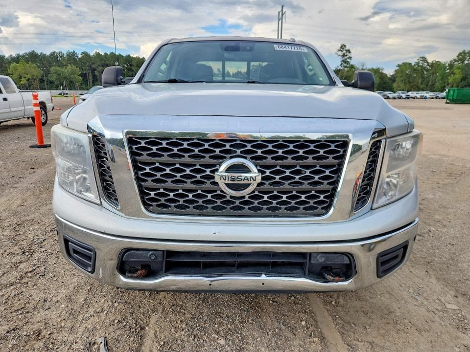 2018 NISSAN TITAN SV 5
