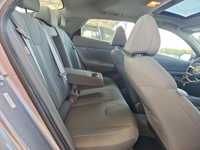 2025 HYUNDAI ELANTRA SEL 10