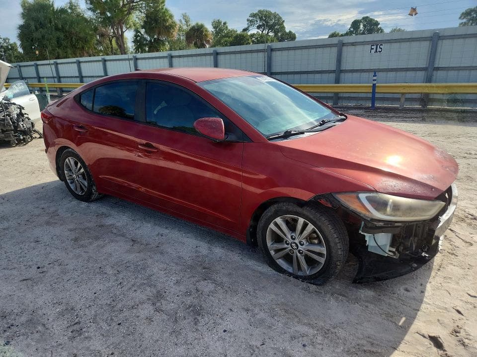 2017 HYUNDAI ELANTRA SE 4