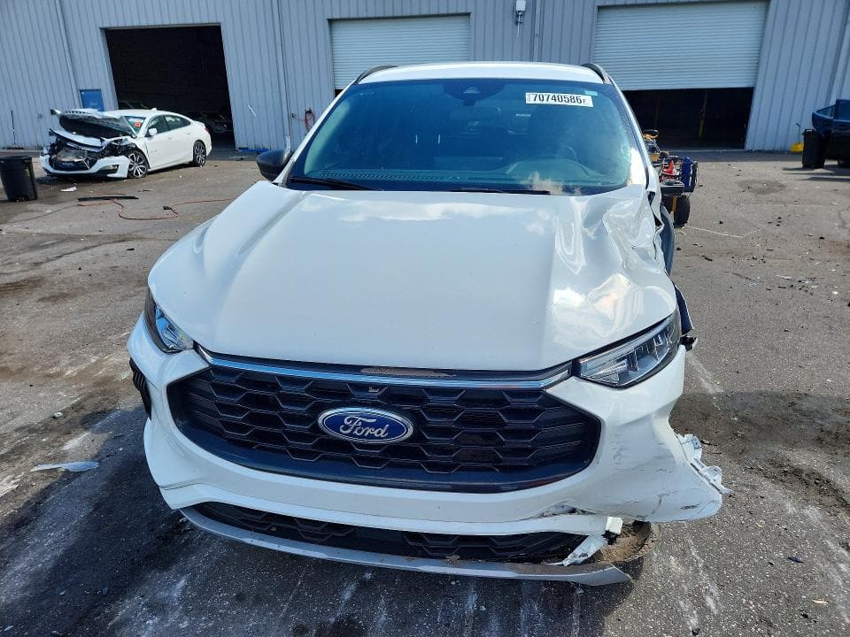 2024 FORD ESCAPE ST LINE 5