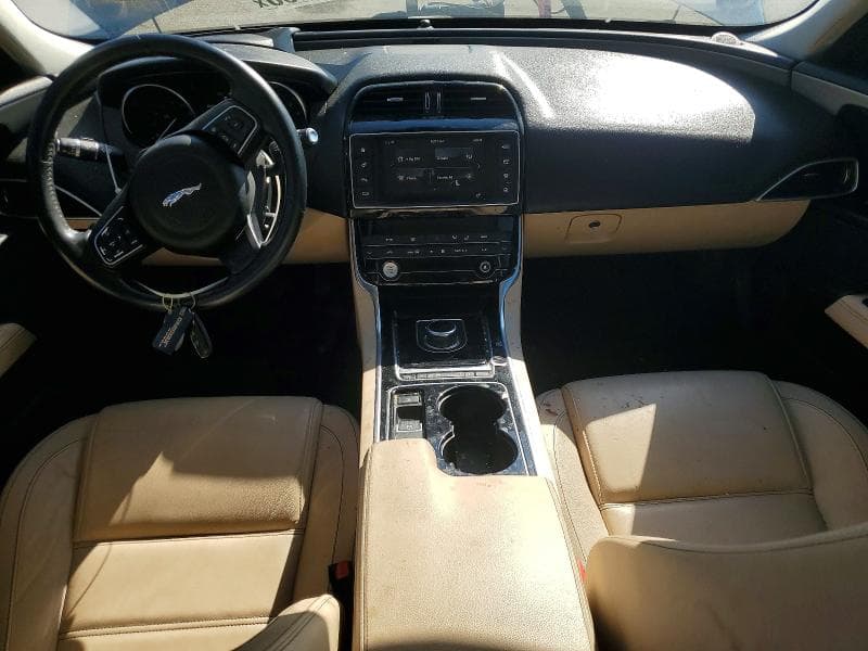2017 JAGUAR XE PRESTIGE 8