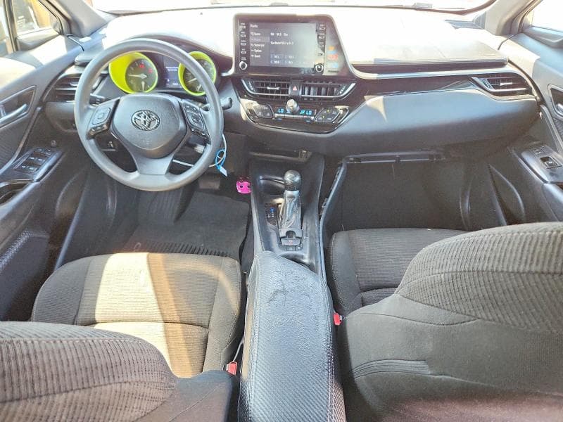 2019 TOYOTA C-HR LE 8