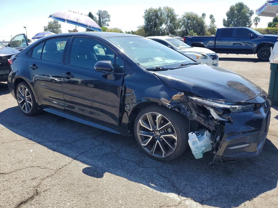 2020 TOYOTA COROLLA XSE 4