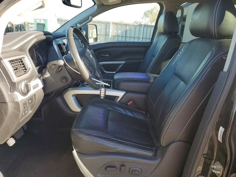 2017 NISSAN TITAN PRO-4X 7