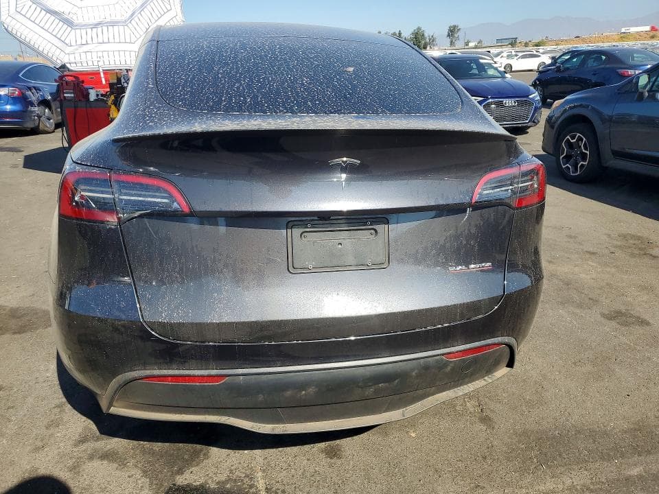 2024 TESLA MODEL Y 6