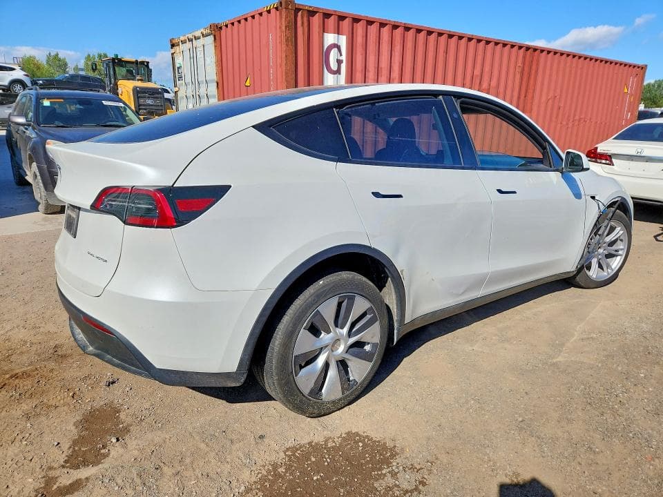 2024 TESLA MODEL Y 3