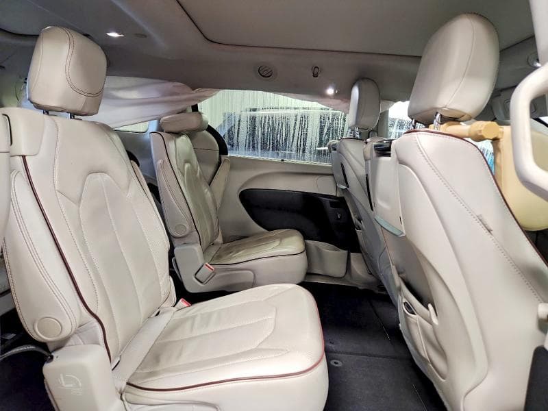 2017 CHRYSLER PACIFICA LIMITED 11