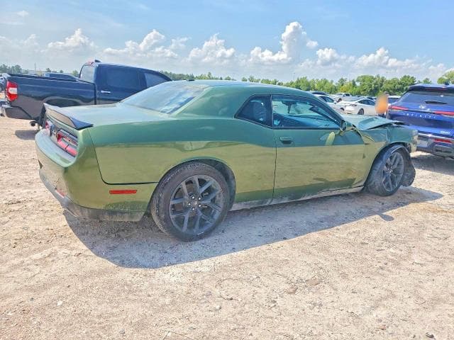 2022 DODGE CHALLENGER SXT 3