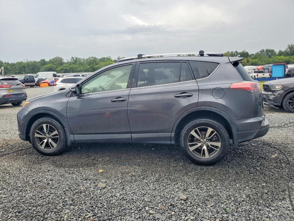 2018 TOYOTA RAV4 XLE 2