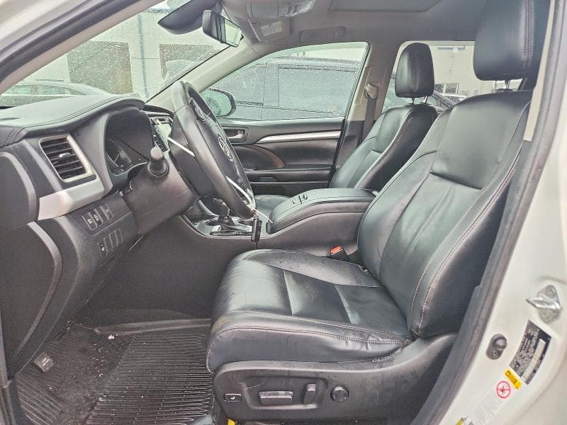 2019 TOYOTA HIGHLANDER XLE 7