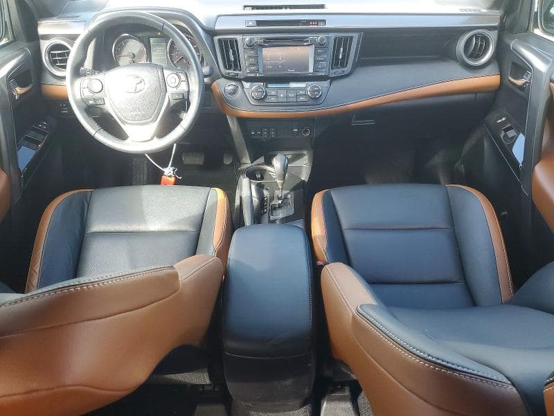 2017 TOYOTA RAV4 SE 8