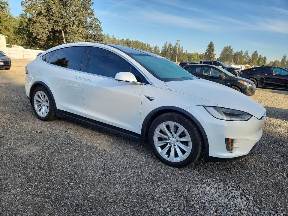 2020 TESLA MODEL X 4