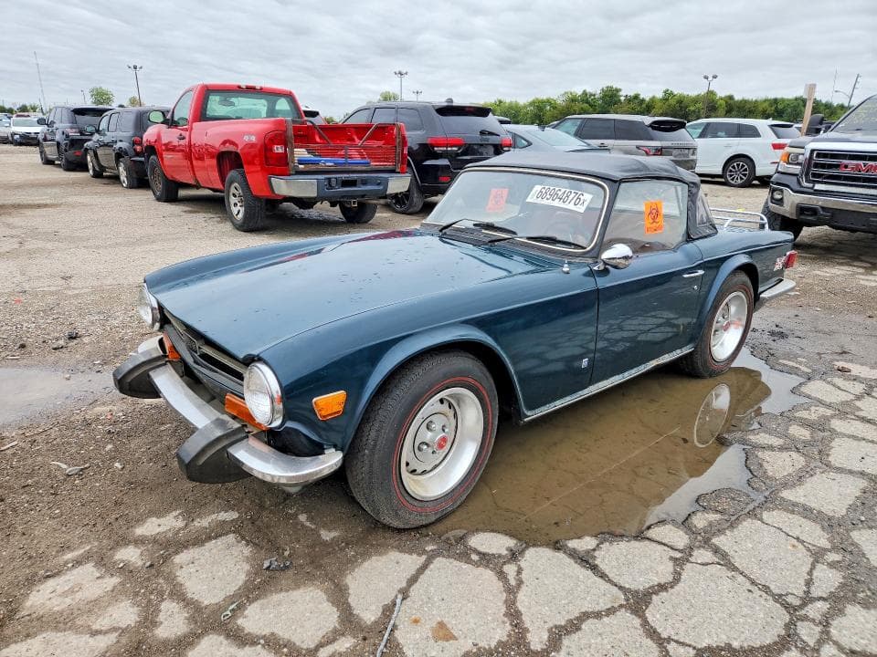 1974 TRIUMPH CAR TR6