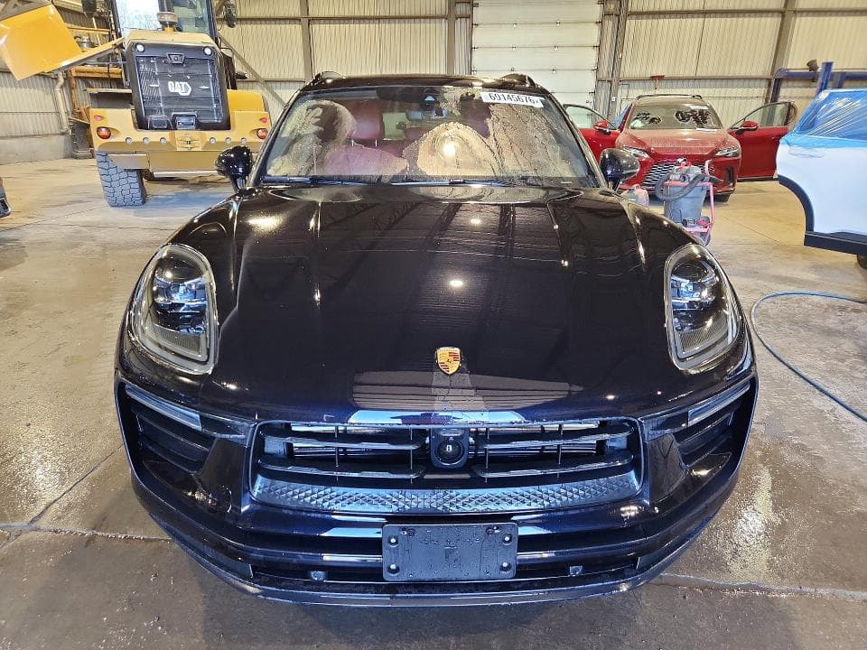 2025 PORSCHE MACAN BASE 5