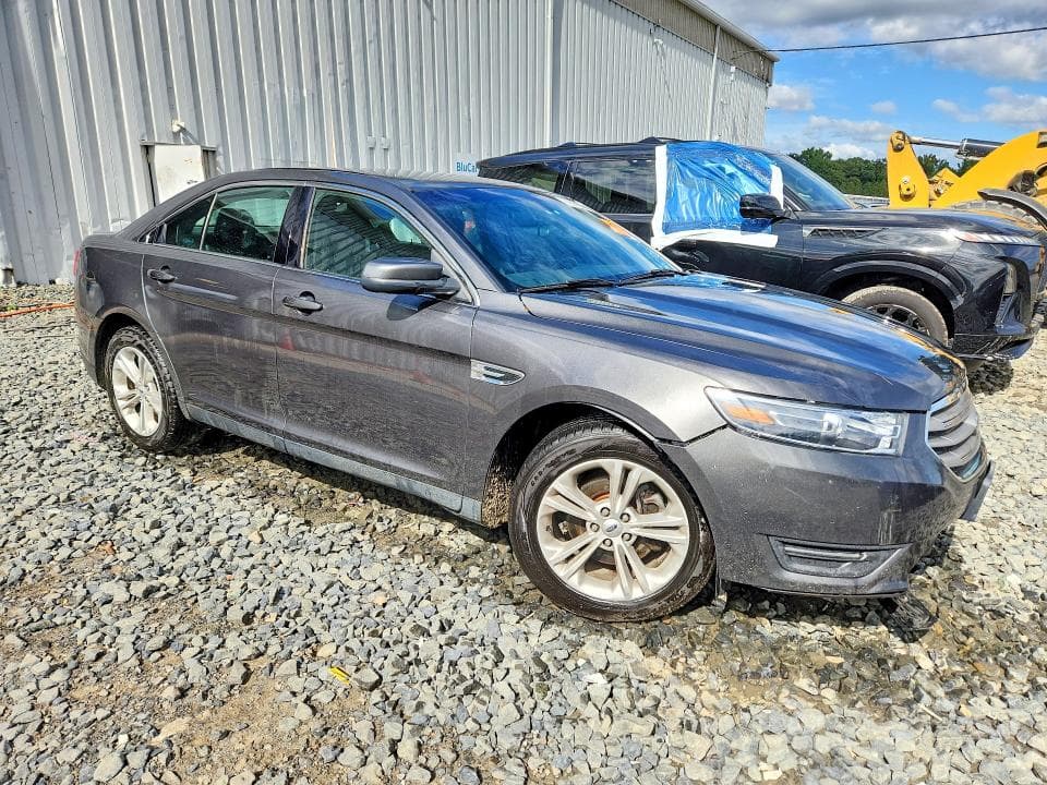 2017 FORD TAURUS SEL 4
