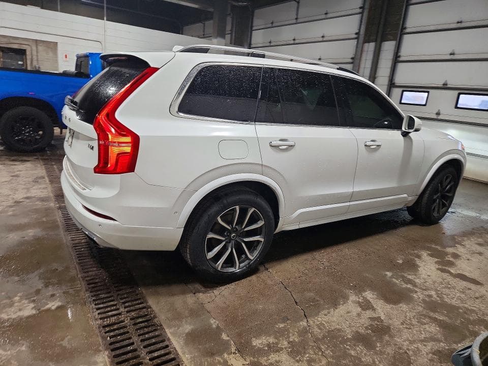 2017 VOLVO XC90 T6 3