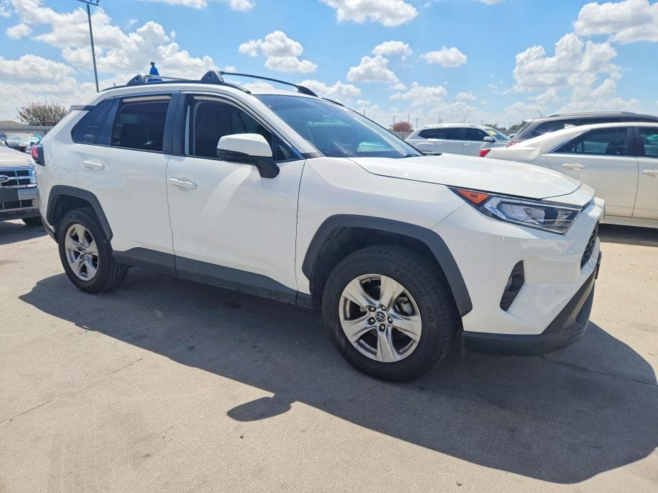 2019 TOYOTA RAV4 XLE 4