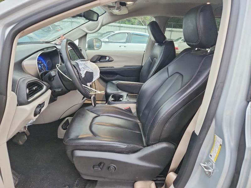 2023 CHRYSLER PACIFICA TOURING L 7