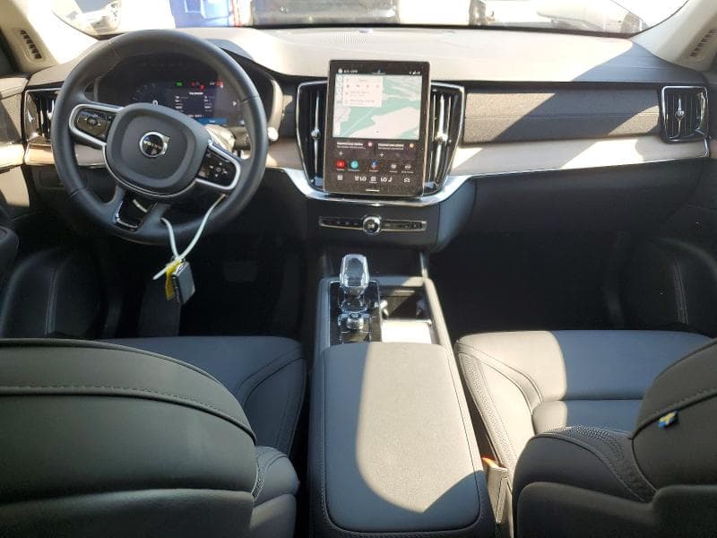 2025 VOLVO XC90 PLUS 8