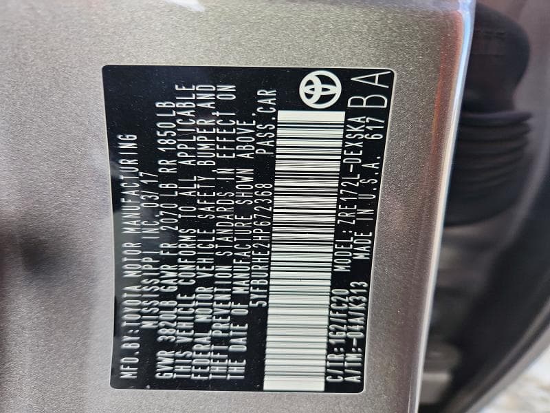 2017 TOYOTA COROLLA SE 12